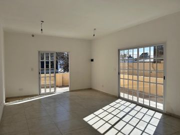 CASA REFACCIONADA A NUEVA 4/5 AMB QUINCHO TERRAZA