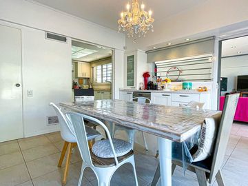 VENTA CASA 6 AMBIENTES VILLA SARMIENTO PILETA
