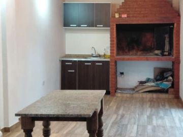 5 Amb CASA Jardin Quincho Cochera VENTA FLORES
