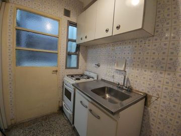 ALQUILER 2 AMBIENTES INTERNO EN RECOLETA