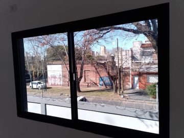 ALQUILER DE MONOAMBIENTE A ESTRENAR,  1° PISO
