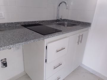 MONOAMBIENTE A ESTRENAR,  1° PISO ALQUILER LOMAS