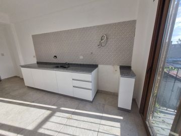 DEPARTAMENTO 4 AMBIENTES VENTA FRENTE APTA CREDITO