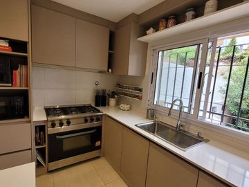 VENTA CASA DÚPLEX PH CON PATIO PARRILLA COLEGIALES