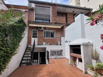VENTA CASA DÚPLEX PH CON PATIO PARRILLA COLEGIALES
