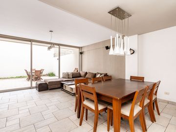 VENTA PH TRIPLEX/5 AMB C/PATIO/COCH/CHACARITA
