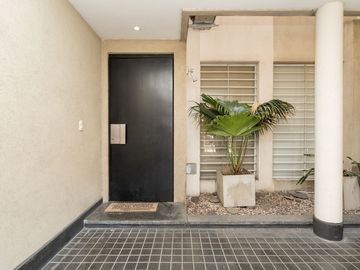 VENTA PH TRIPLEX/5 AMB C/PATIO/COCH/CHACARITA