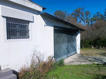 VENTA CASA 2 DORMITORIOS Y DEPOSITO EN TANTI