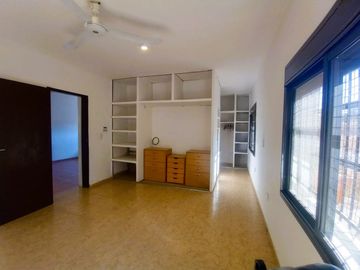 VENTA CASA 2 DORMITORIOS Y DEPOSITO EN TANTI