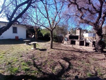 VENTA CASA 2 DORMITORIOS Y DEPOSITO EN TANTI