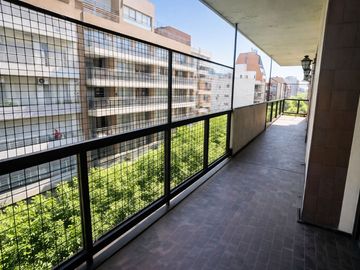VENTA DEPTO. 4 AMB C/ DEPENDENCIA COCHERA | FLORES