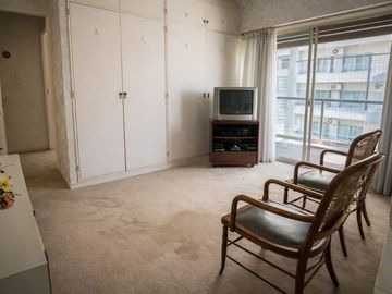 VENTA DEPTO. 4 AMB C/ DEPENDENCIA COCHERA | FLORES