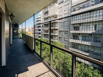 VENTA DEPTO. 4 AMB C/ DEPENDENCIA COCHERA | FLORES