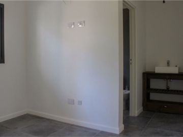 VENTA CASA 4 AMB  PARQUE LELOIR APTO CREDITO