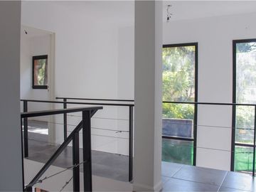 VENTA CASA 4 AMB  PARQUE LELOIR APTO CREDITO