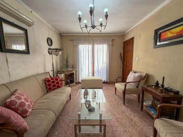 CASA 4 AMBIENTES COCHERA JARDIN PILETA ITUZAINGO