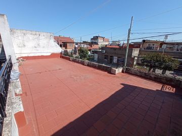 CASA VENTA 4 AMB JARDIN PATIO TERRAZA COCHERA