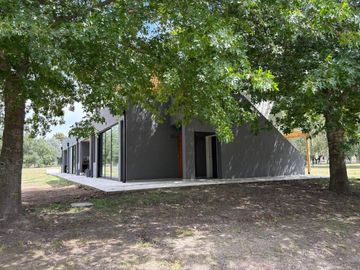 VENTA DUPLEX 4 AMB CARDALES VILLAGE PILETA FINANC