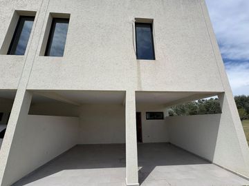 VENTA DUPLEX 4 AMB CARDALES VILLAGE PILETA FINANC