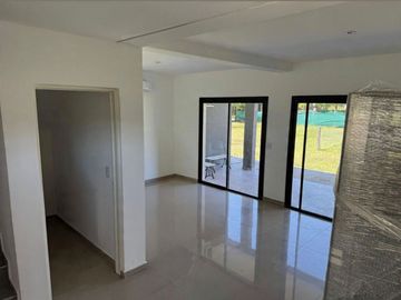 VENTA DUPLEX 4 AMB CARDALES VILLAGE PILETA FINANC