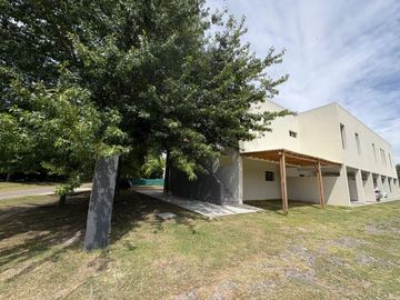 VENTA DUPLEX 4 AMB CARDALES VILLAGE PILETA FINANC