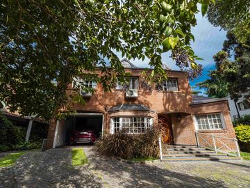 Venta casa en El Barranco Country Club, Pilar.