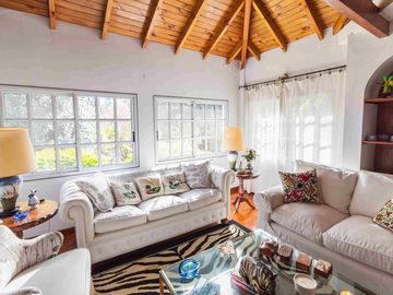 Venta casa en El Barranco Country Club, Pilar.