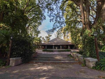 Venta casa en El Barranco Country Club, Pilar.