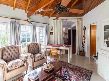 Venta casa en El Barranco Country Club, Pilar.