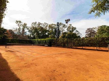 Venta casa en El Barranco Country Club, Pilar.