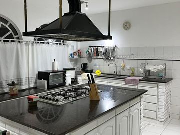 Venta casa en El Barranco Country Club, Pilar.