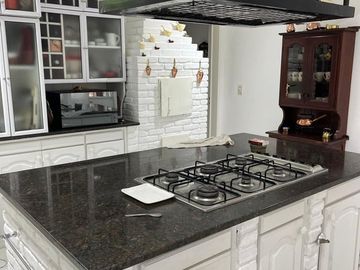 Venta casa en El Barranco Country Club, Pilar.