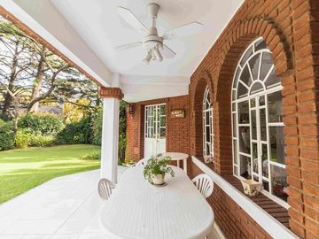 Venta casa en El Barranco Country Club, Pilar.