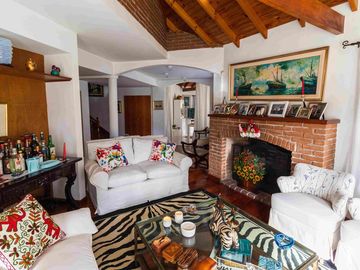 Venta casa en El Barranco Country Club, Pilar.