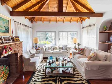 Venta casa en El Barranco Country Club, Pilar.