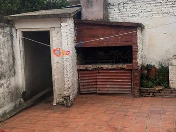 CASA DE PASILLO  2 DORMITORIOS 1RO DE MAYO 4200 PH