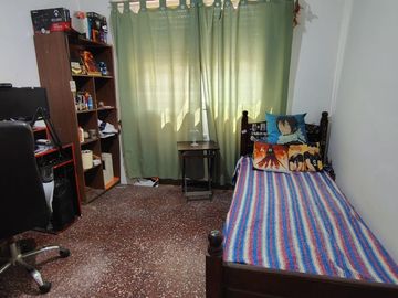 CASA 3 DORMITORIOS A RECICLAR + Dpto 2 AMBIENTES