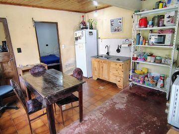 CASA 3 DORMITORIOS A RECICLAR + Dpto 2 AMBIENTES