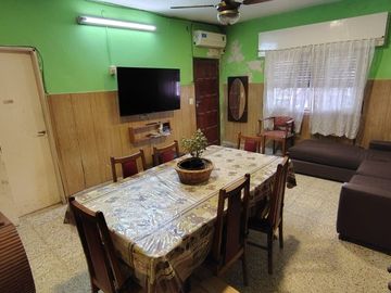 CASA 3 DORMITORIOS A RECICLAR + Dpto 2 AMBIENTES
