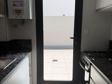 DEPARTAMENTO 3 AMBIENTES CON  PATIO Y BALCON