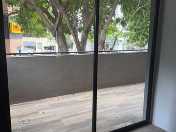 DEPARTAMENTO 3 AMBIENTES CON  PATIO Y BALCON