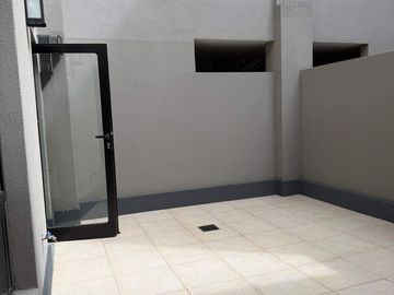 DEPARTAMENTO 3 AMBIENTES CON  PATIO Y BALCON