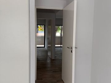 DEPARTAMENTO 3 AMBIENTES CON  PATIO Y BALCON