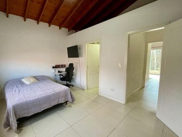Casa 4 amb en venta en Pilar c/jardín y cochera