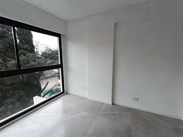 departamento en alquiler dos amb. c. balcon Flores
