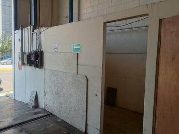 BODEGA EN RENTA, AV. RUIZ CORTINES EN MONTERREY.
