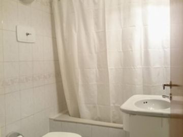 Piso de 4 Amb. a la calle con cochera, balcon, toilette, sala de planchado, Dep. Scio, Lavadero.