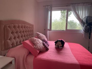 Chalet en venta de cinco ambientes en Country Banco Provincia