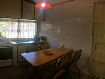 ALQUILO EXCELENTE CASA PARA VACACIONAR EN FAMILIA O CON AMIGOS  PARA 5 PERSONAS, A 4 CUADRAS DEL MAR
