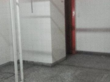 Alquiler local comercial sobre calle Triunvirato al 3800 de Billinghurst